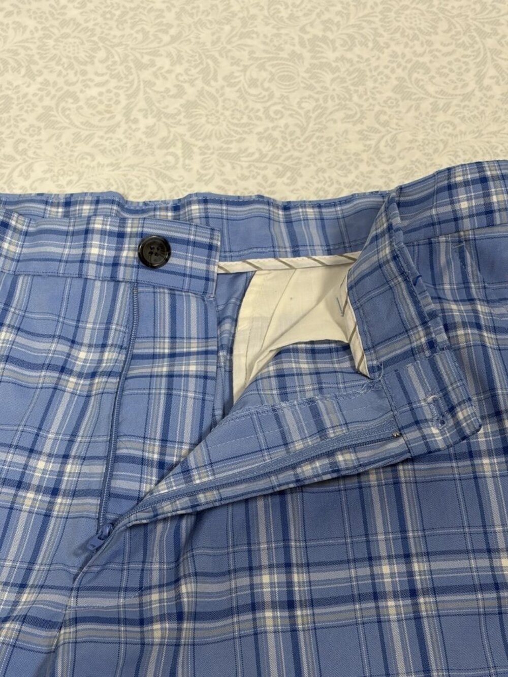 Men’s Sz 36 Izod Performance Golf Shorts Blue Plaid - Picture 2 of 7